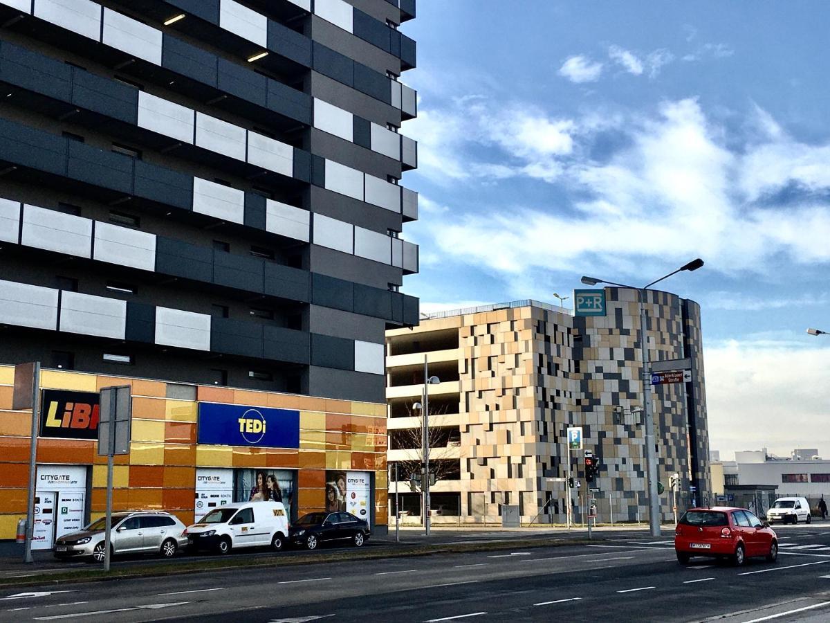 2 Bedroom Apartment Next To Metro U1 And Garage Parking Wien Ngoại thất bức ảnh