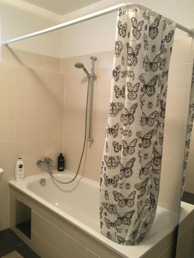 2 Bedroom Apartment Next To Metro U1 And Garage Parking Wien Ngoại thất bức ảnh