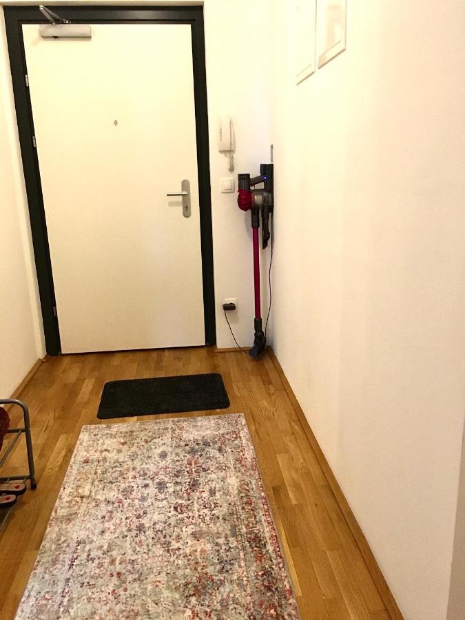 2 Bedroom Apartment Next To Metro U1 And Garage Parking Wien Ngoại thất bức ảnh